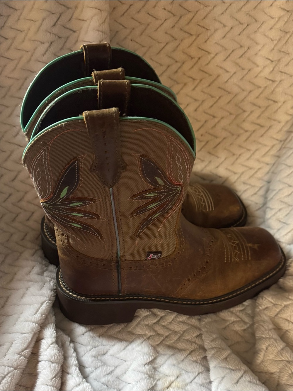 Justin Boots Brown with Turquoise Trim Women’s Heeled Cowboy Boots